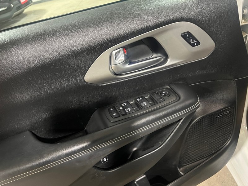 2022 Chrysler Pacifica Hybrid Limited 2WD