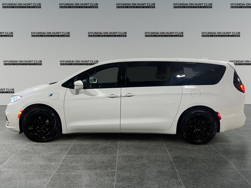 2022 Chrysler Pacifica Hybrid Limited 2WD