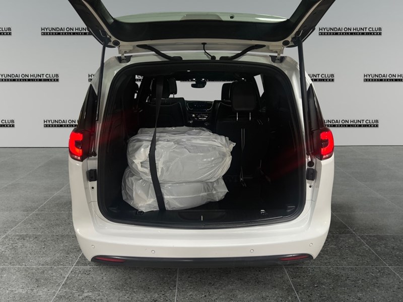 2022 Chrysler Pacifica Hybrid Limited 2WD