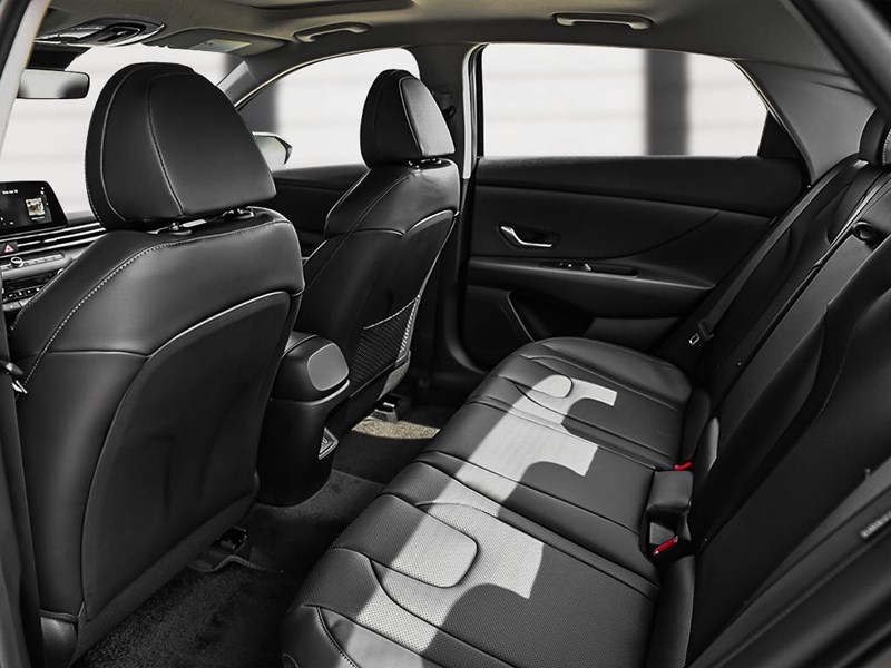 2026 Hyundai Elantra Luxury IVT