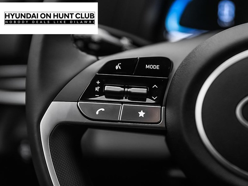 2025 Hyundai Elantra HEV Luxury DCT