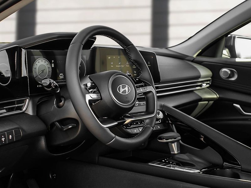 2026 Hyundai Elantra Luxury IVT