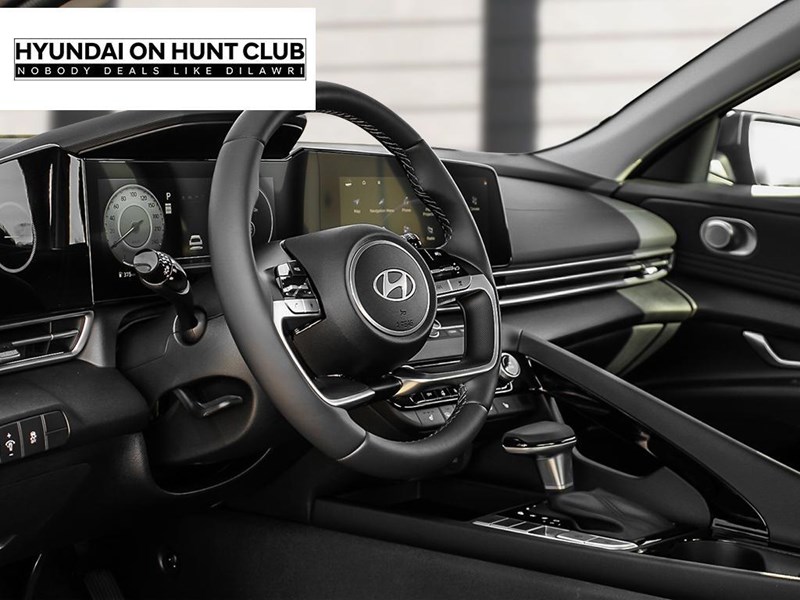 2026 Hyundai Elantra Luxury IVT