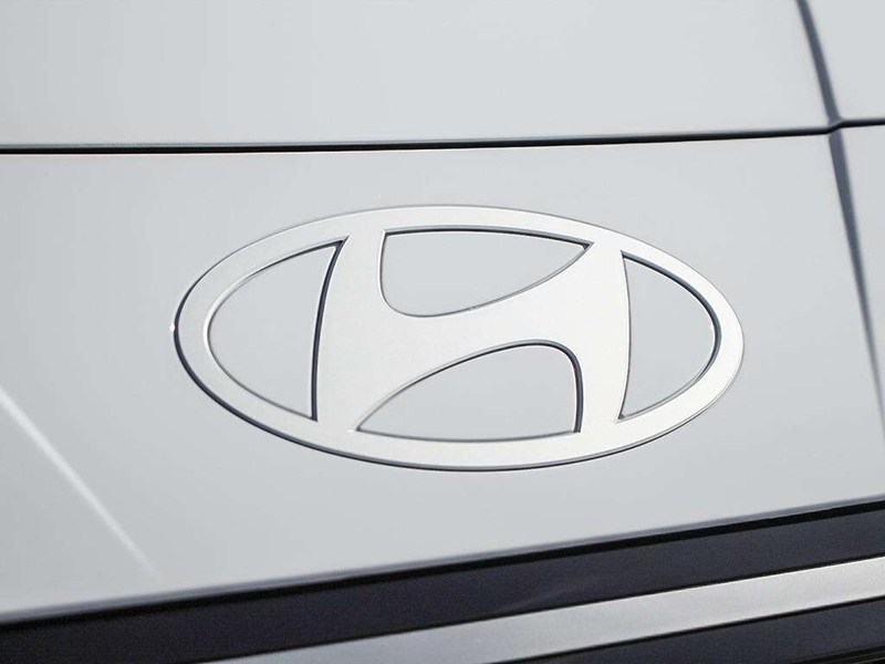 2025 Hyundai Elantra Luxury IVT