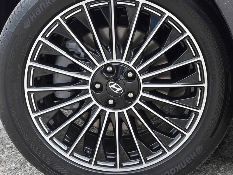 2026 Hyundai IONIQ 9 Preferred + AWD w/Ultimate Calligraphy Pkg