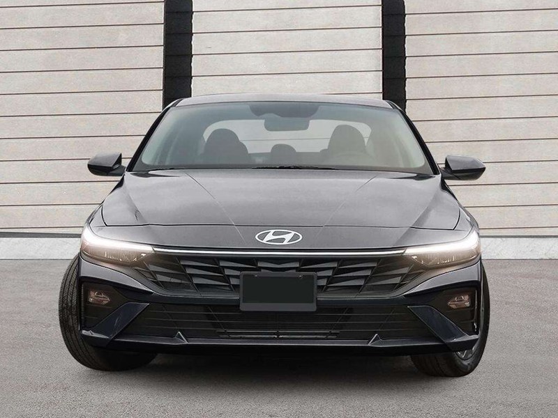 2026 Hyundai Elantra Preferred IVT