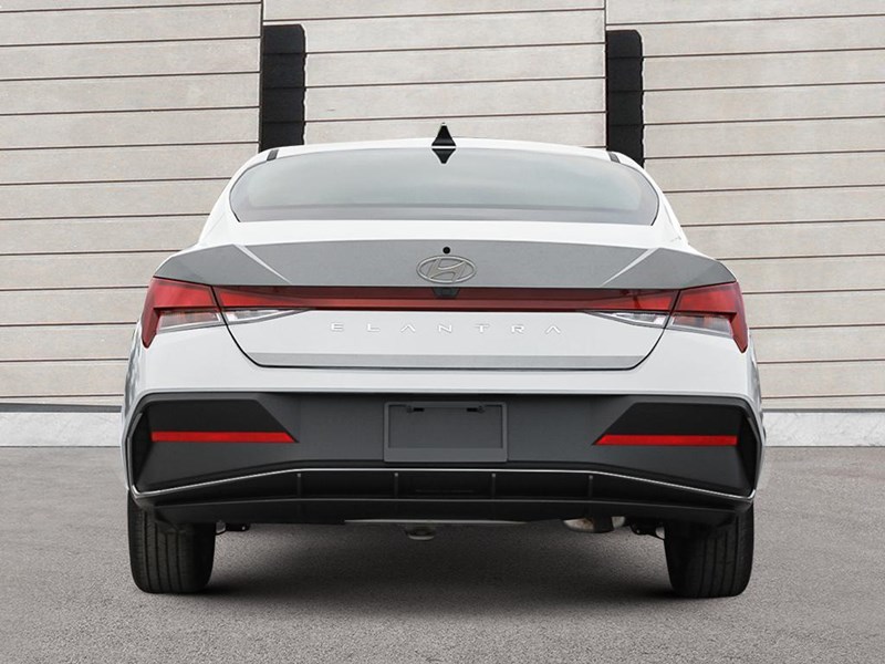 2026 Hyundai Elantra Preferred IVT