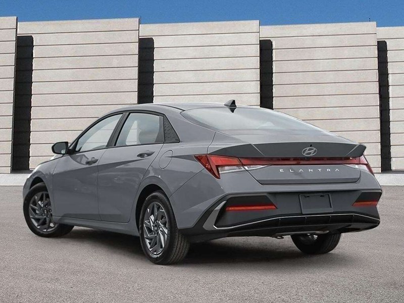 2026 Hyundai Elantra Preferred IVT