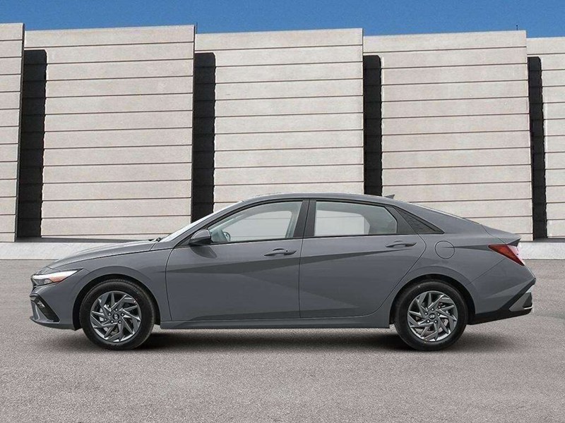 2026 Hyundai Elantra Preferred IVT