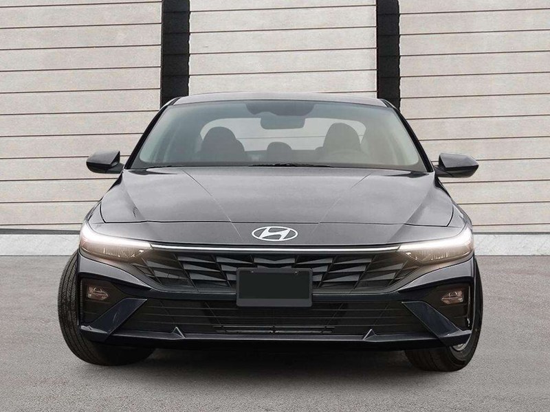 2026 Hyundai Elantra Essential IVT