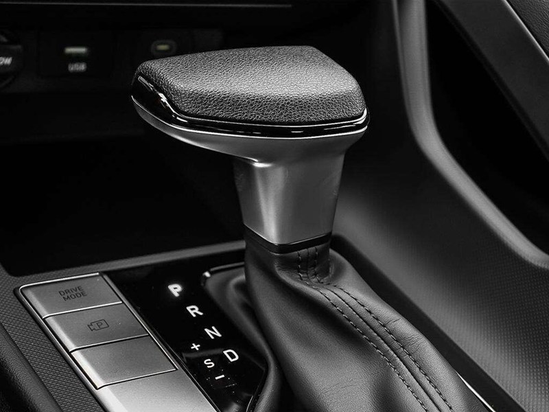 2026 Hyundai Elantra Essential IVT