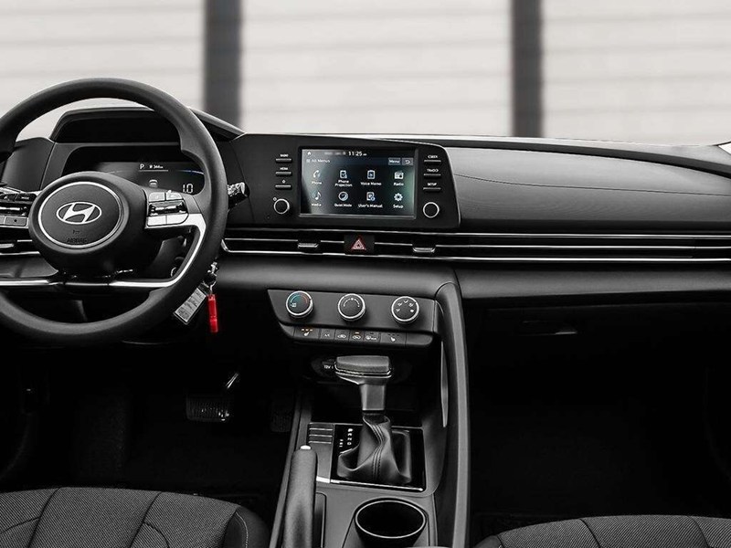 2026 Hyundai Elantra Essential IVT