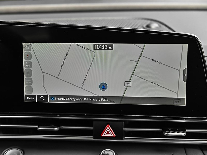 2026 Hyundai Elantra Luxury IVT