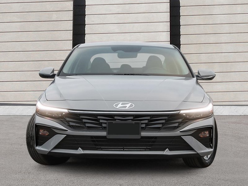 2025 Hyundai Elantra Luxury IVT