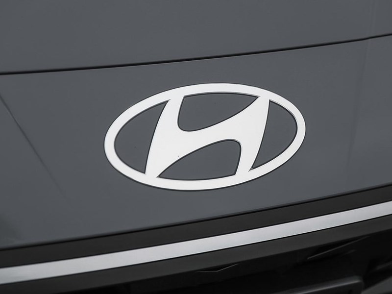 2025 Hyundai Elantra Luxury IVT