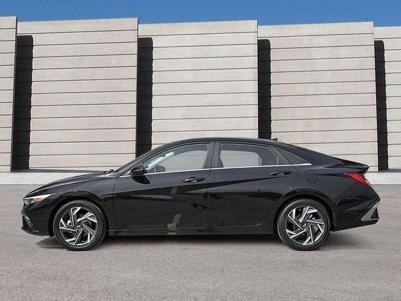 2026 Hyundai Elantra Luxury IVT