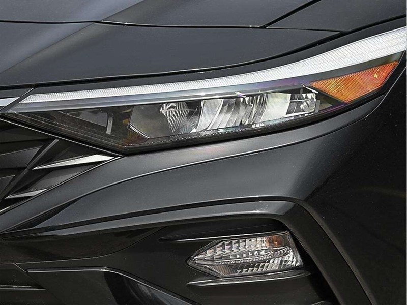 2026 Hyundai Elantra Luxury IVT