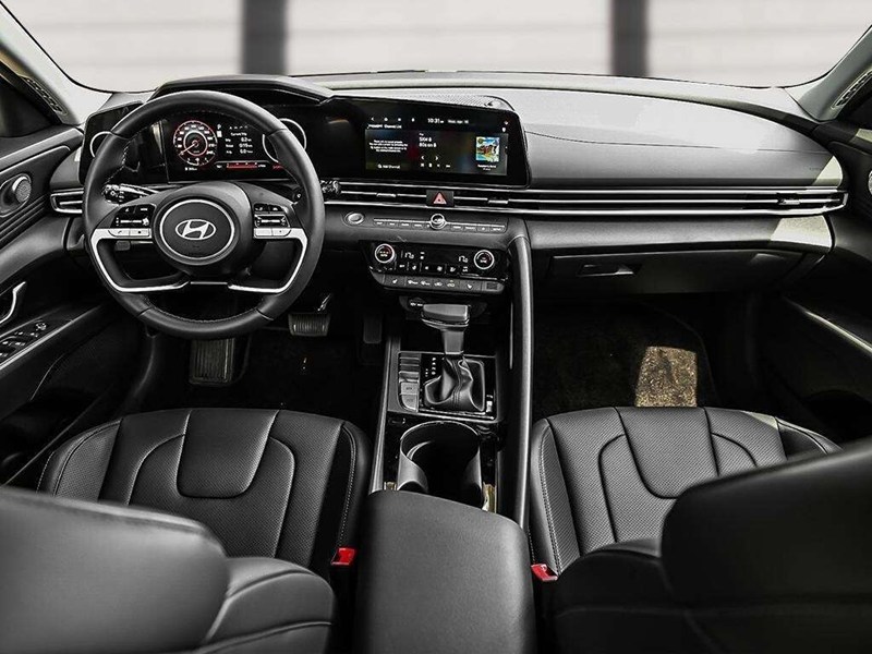 2026 Hyundai Elantra Luxury IVT