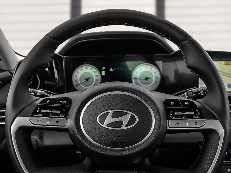 2026 Hyundai Elantra Luxury IVT