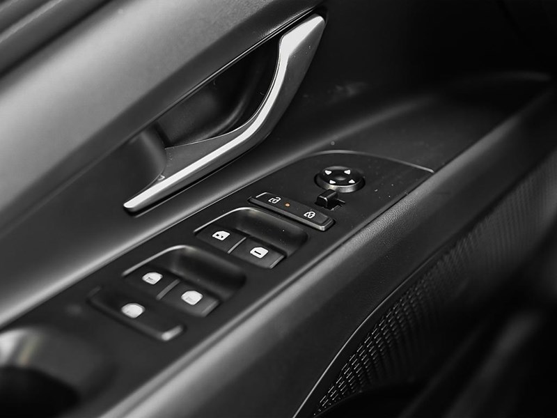 2026 Hyundai Elantra Luxury IVT