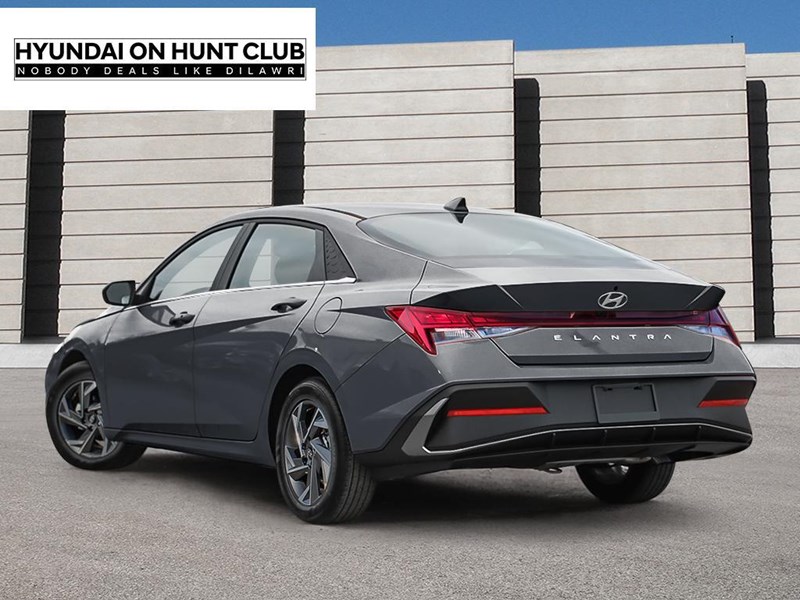 2025 Hyundai Elantra HEV Luxury DCT