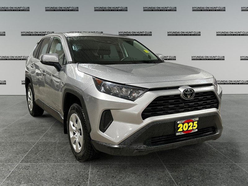 2025 Toyota RAV4 LE AWD