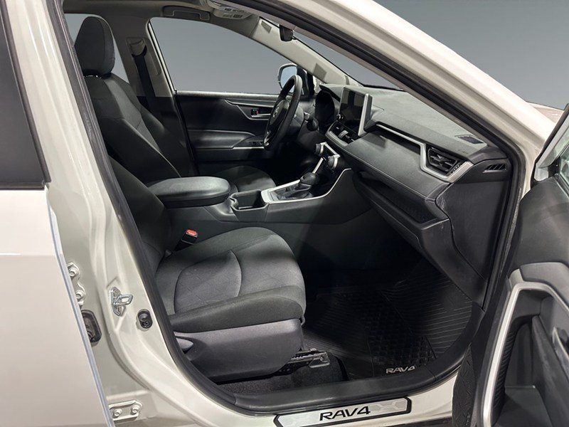 2025 Toyota RAV4 XLE AWD