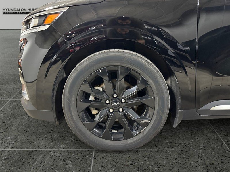 2024 Kia Carnival SX FWD