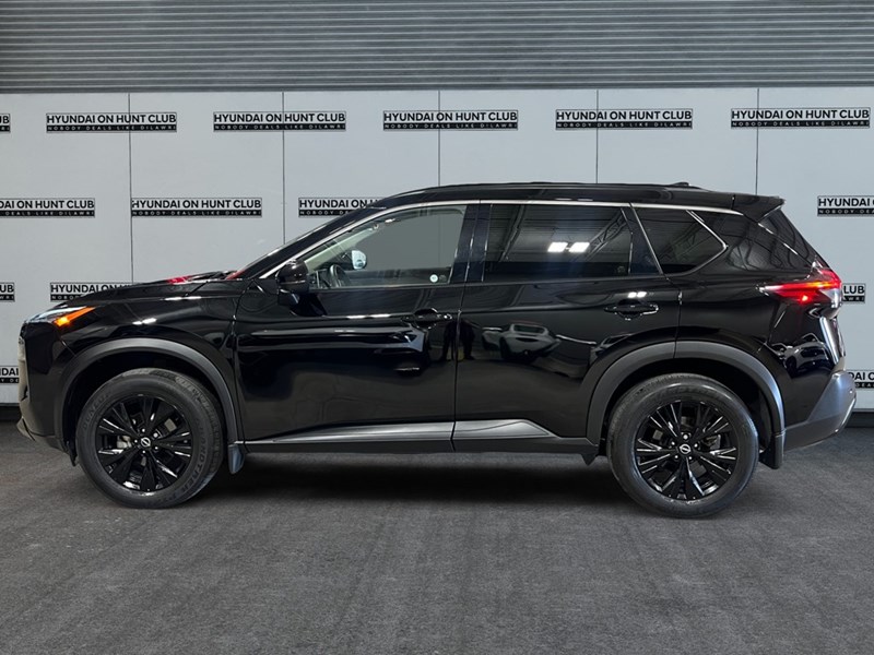 2023 Nissan Rogue AWD SV Midnight Edition