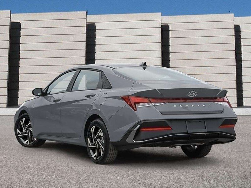 2025 Hyundai Elantra Preferred IVT w/Tech Pkg