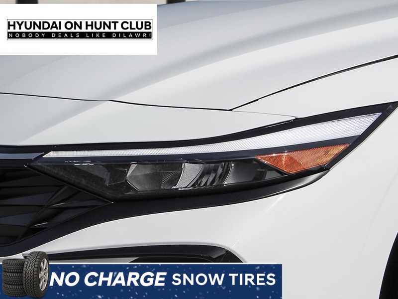 2025 Hyundai Elantra Luxury IVT