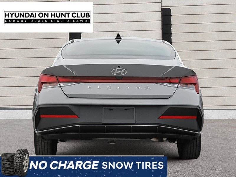 2025 Hyundai Elantra Essential IVT