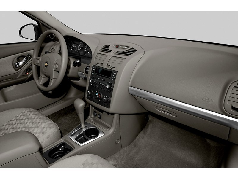 2004 Chevrolet Malibu MAXX 4dr Sdn LS Interior Shot 1