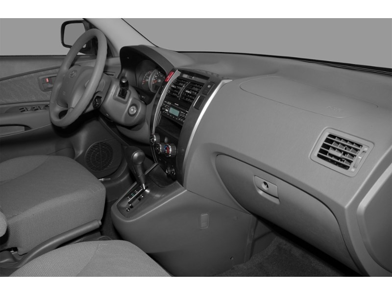 2008 Hyundai Tucson FWD 4dr I4 Auto GL Interior Shot 1