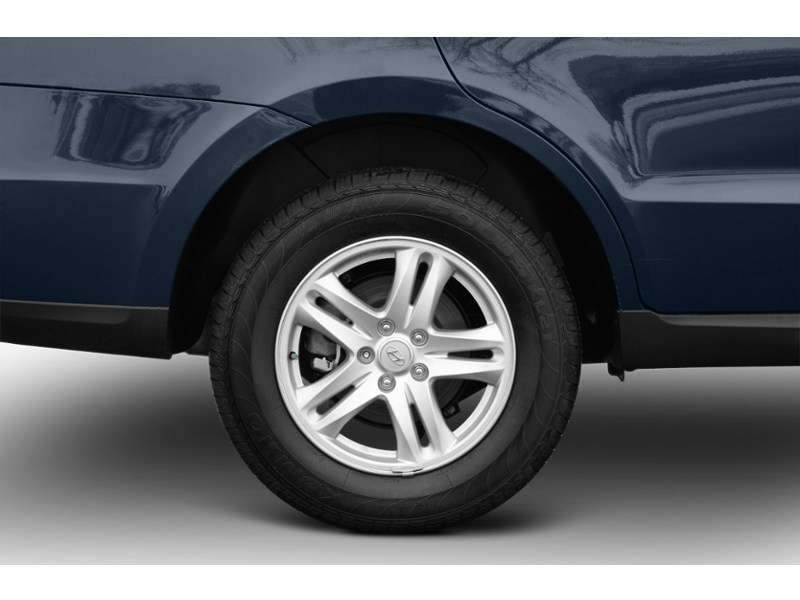 2010 Hyundai Santa Fe FWD 4dr I4 Auto GL Exterior Shot 5