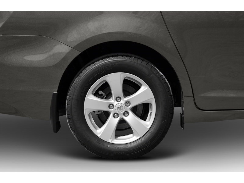 2011 Toyota Sienna 5dr V6 7-Pass FWD Exterior Shot 5