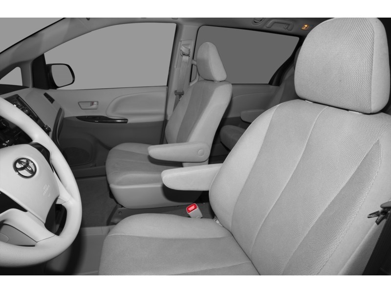 2011 Toyota Sienna 5dr V6 7-Pass FWD Interior Shot 5