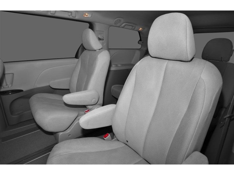 2011 Toyota Sienna 5dr V6 7-Pass FWD Interior Shot 6