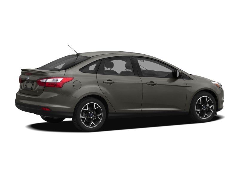 2012 Ford Focus 4dr Sdn SE Exterior Shot 2