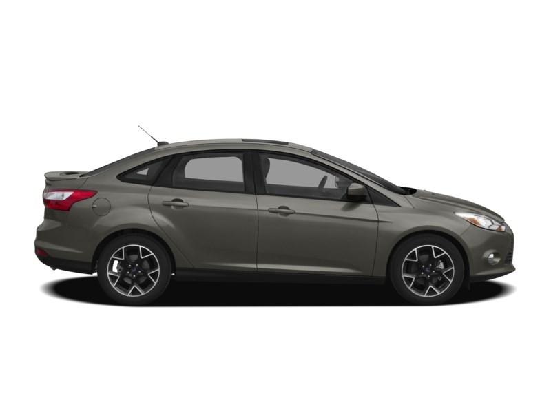 2012 Ford Focus 4dr Sdn SE Exterior Shot 11