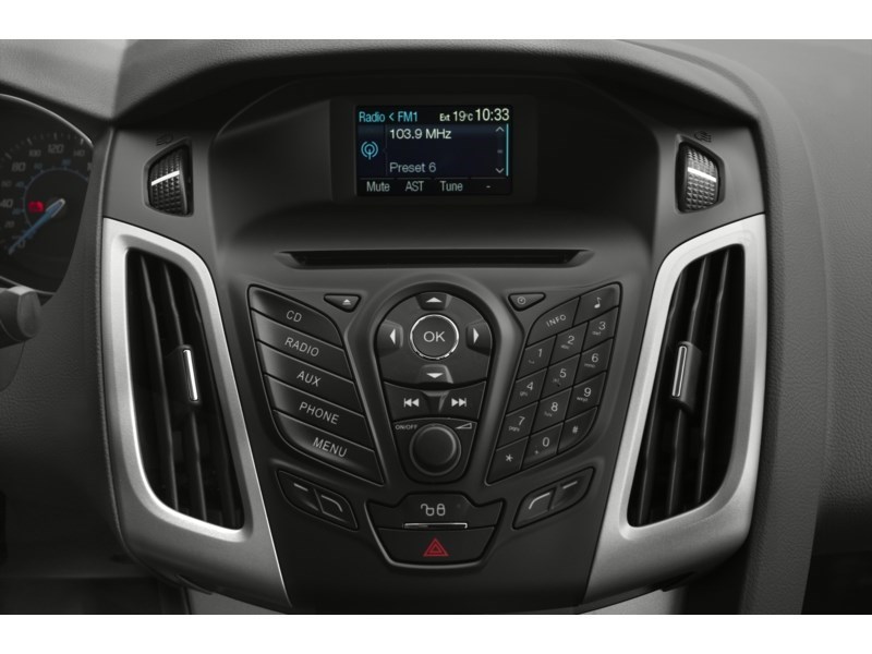 2012 Ford Focus 4dr Sdn SE Interior Shot 2