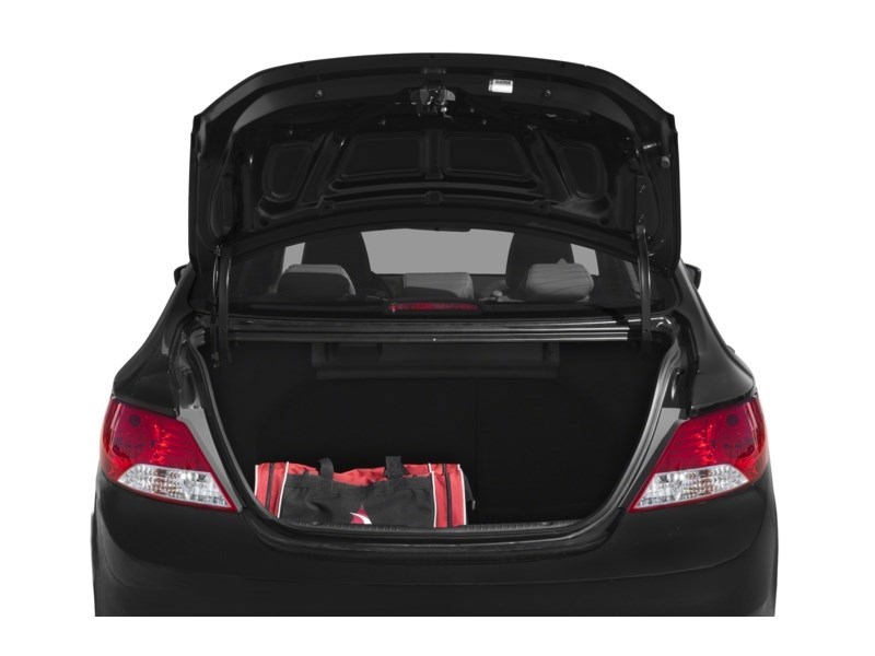 2012 Hyundai Accent 4dr Sdn Auto GL Exterior Shot 4
