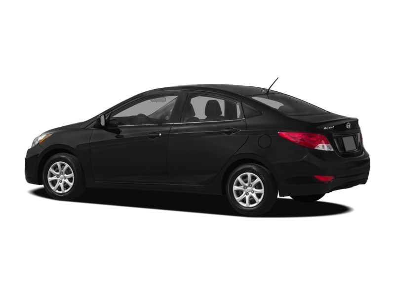 2012 Hyundai Accent 4dr Sdn Auto GL Exterior Shot 10