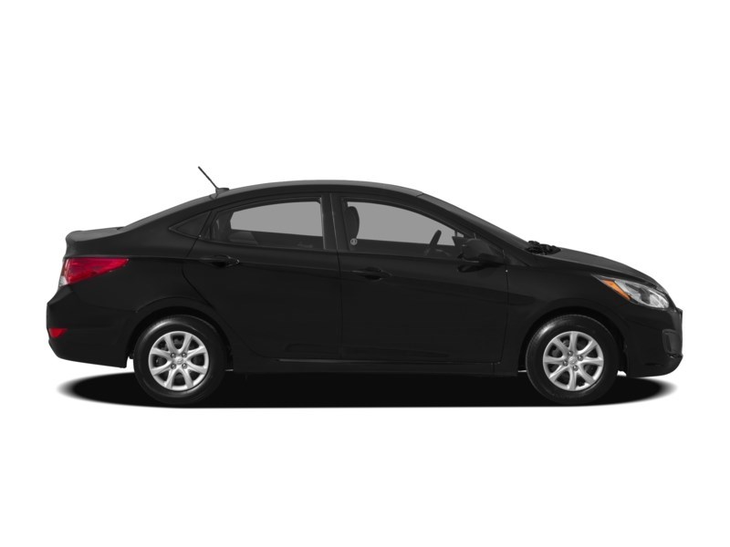 2012 Hyundai Accent 4dr Sdn Auto GL Exterior Shot 11