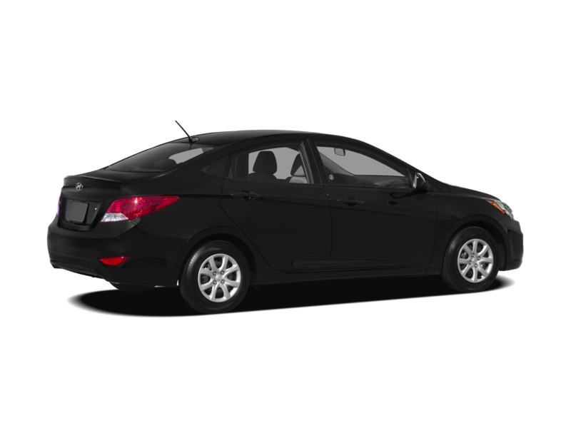 2012 Hyundai Accent 4dr Sdn Auto GL Exterior Shot 15