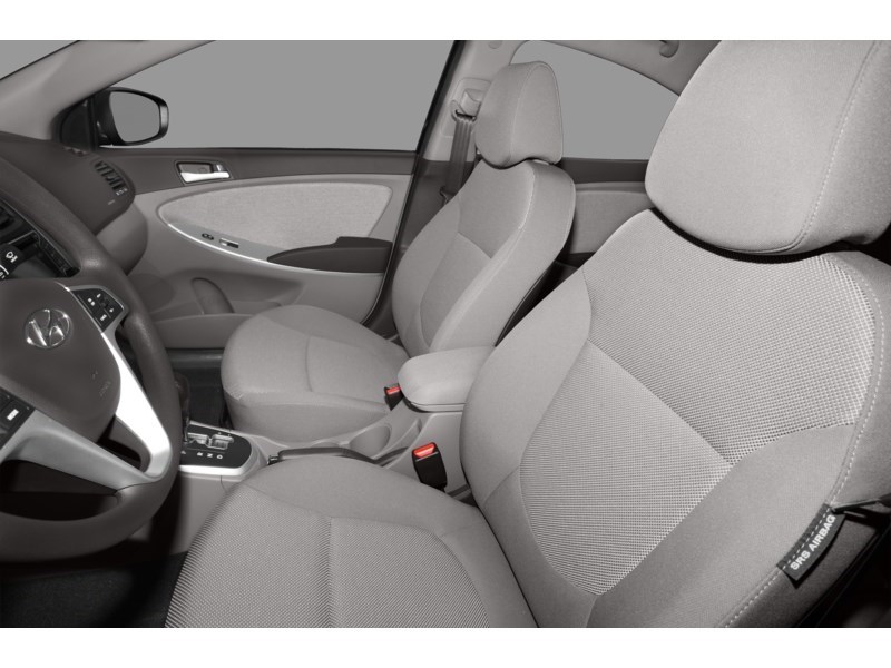 2012 Hyundai Accent 4dr Sdn Auto GL Interior Shot 5