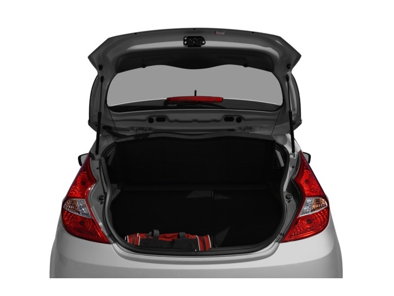 2012 Hyundai Accent 5dr HB Man GL Exterior Shot 4