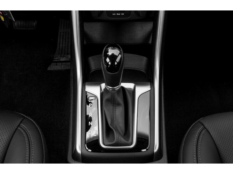 2013 Hyundai Elantra GT 5dr HB Auto SE Exterior Shot 9