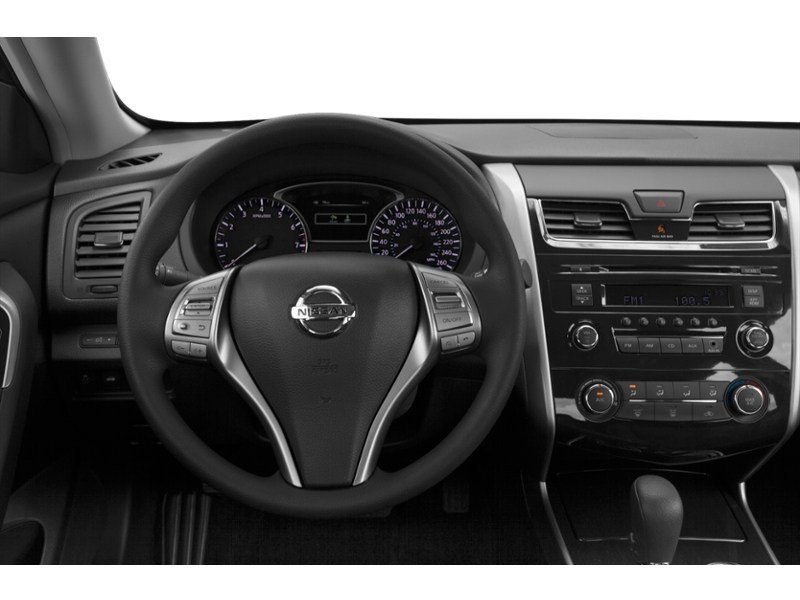 2015 Nissan Altima 4dr Sdn I4 CVT 2.5 Interior Shot 3