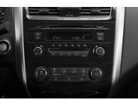 2015 Nissan Altima 4dr Sdn I4 CVT 2.5 Interior Shot 2